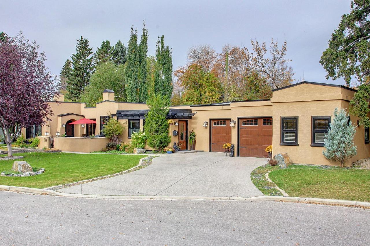 Stunning Historical Landmark In Elbow Park Villa Calgary Exterior photo